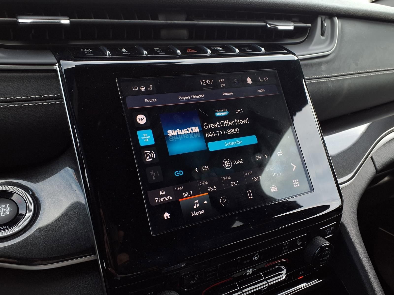 Used 2022 Jeep Grand Cherokee L Laredo image 7