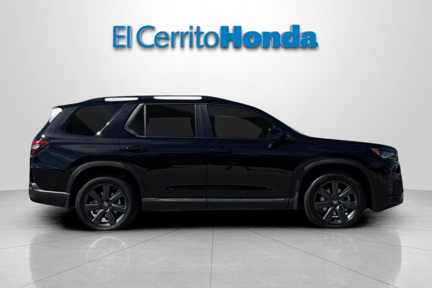 New 2026 Honda Pilot Sport image 2