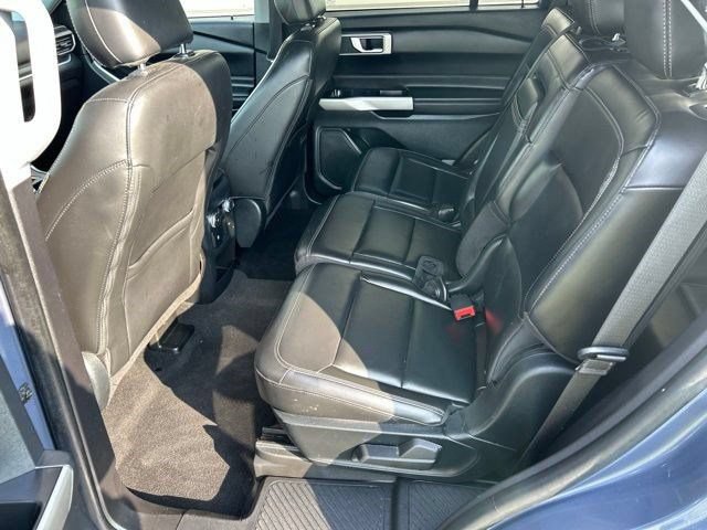Used 2021 Ford Explorer XLT w/ Equipment Group 202A AWD/4WD image 39