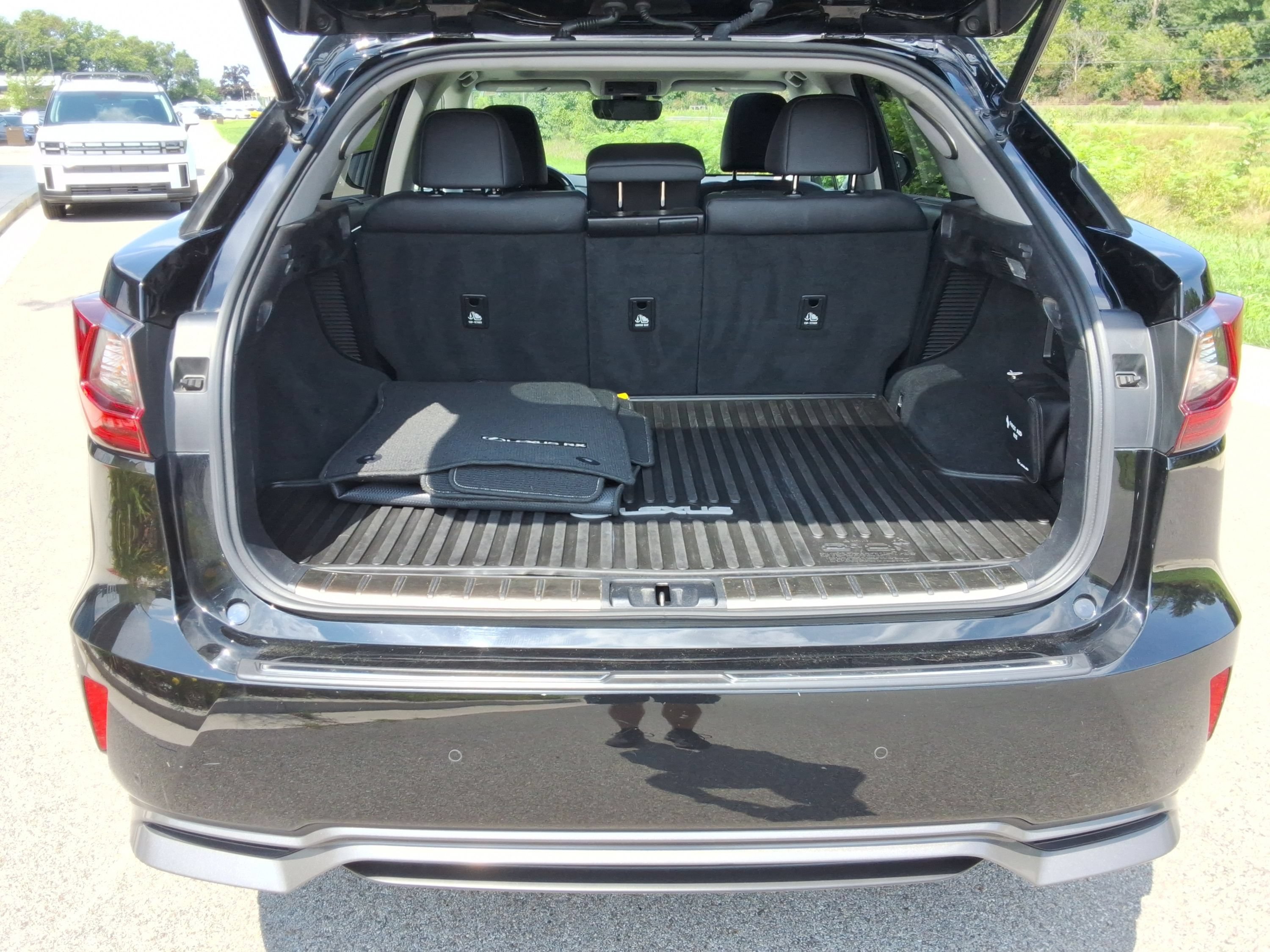 Used 2018 Lexus RX 450h AWD w/ Luxury Package image 33