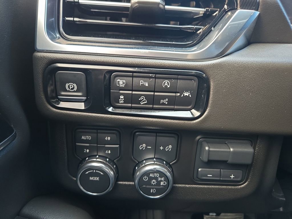 Used 2025 GMC Yukon XL Elevation w/ Elevation Premium Package image 27