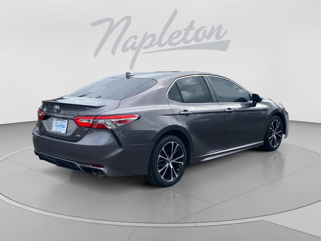 Used 2019 Toyota Camry SE FWD image 6
