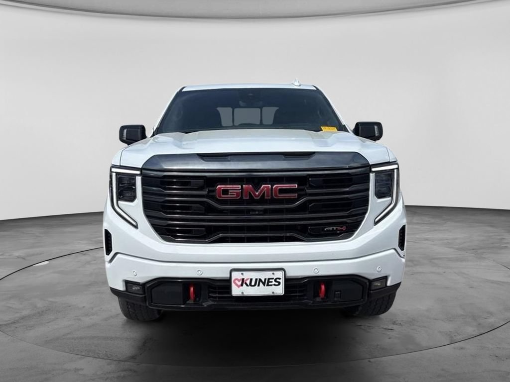 Used 2024 GMC Sierra 1500 AT4 w/ Technology Package AWD/4WD image 4