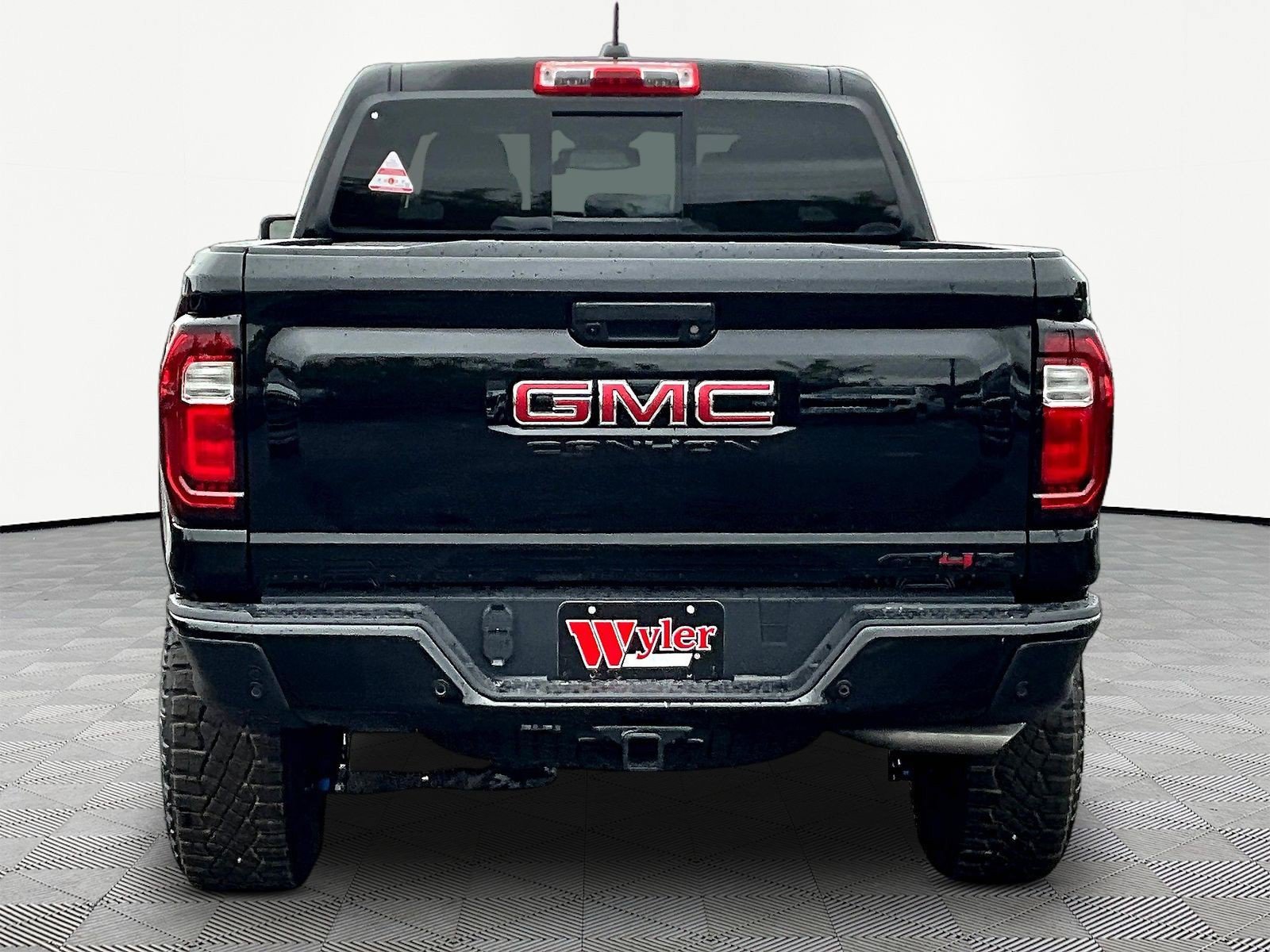 New 2026 GMC Canyon AT4X w/ LPO, Black Badging Package AWD/4WD image 5