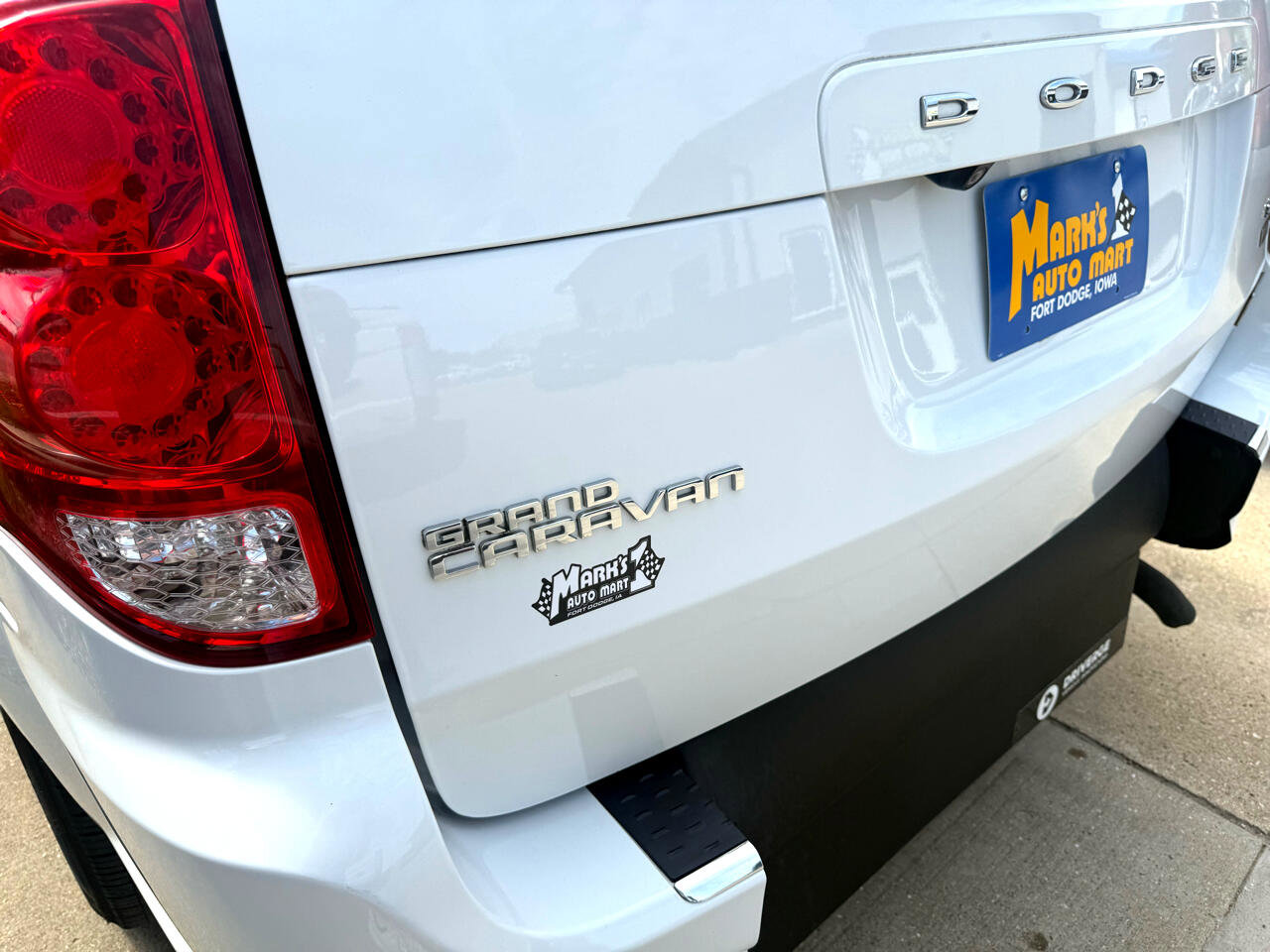 Used 2019 Dodge Grand Caravan SXT image 28