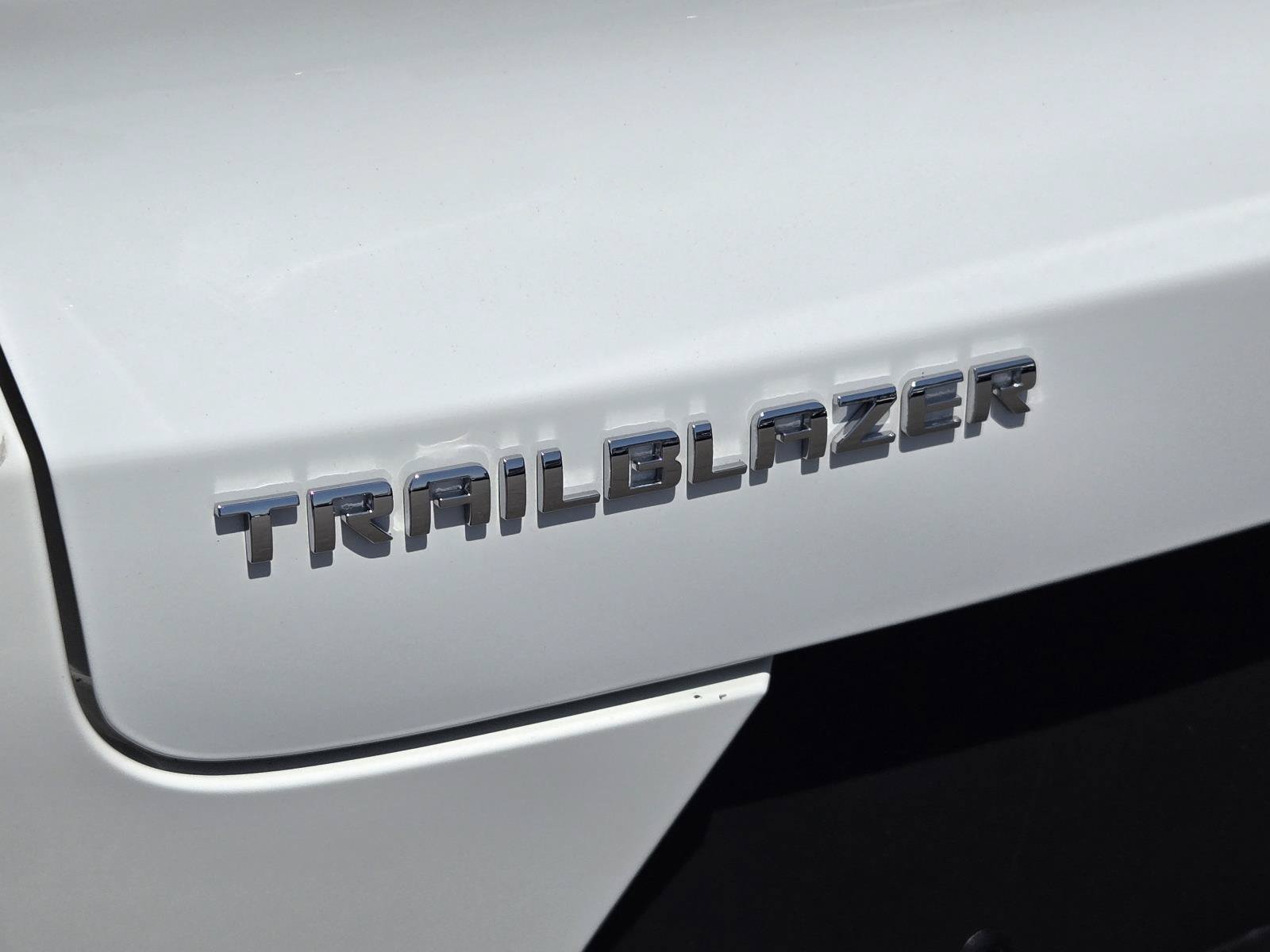 Used 2025 Chevrolet TrailBlazer LS w/ LS Confidence Package FWD image 33