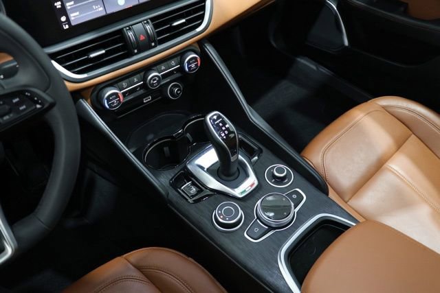 Used 2020 Alfa Romeo Giulia AWD w/ Cold Weather Package image 28