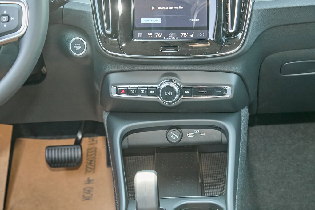 New 2026 Volvo XC40 B5 Core image 23