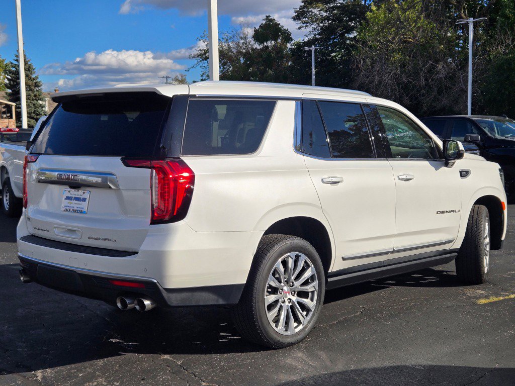 Used 2021 GMC Yukon Denali w/ Denali Premium Package image 12
