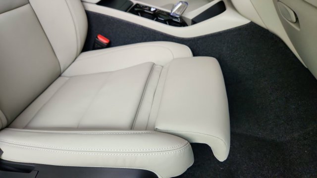 New 2026 Volvo XC40 B5 Plus w/ Protection Package Premier AWD/4WD image 34
