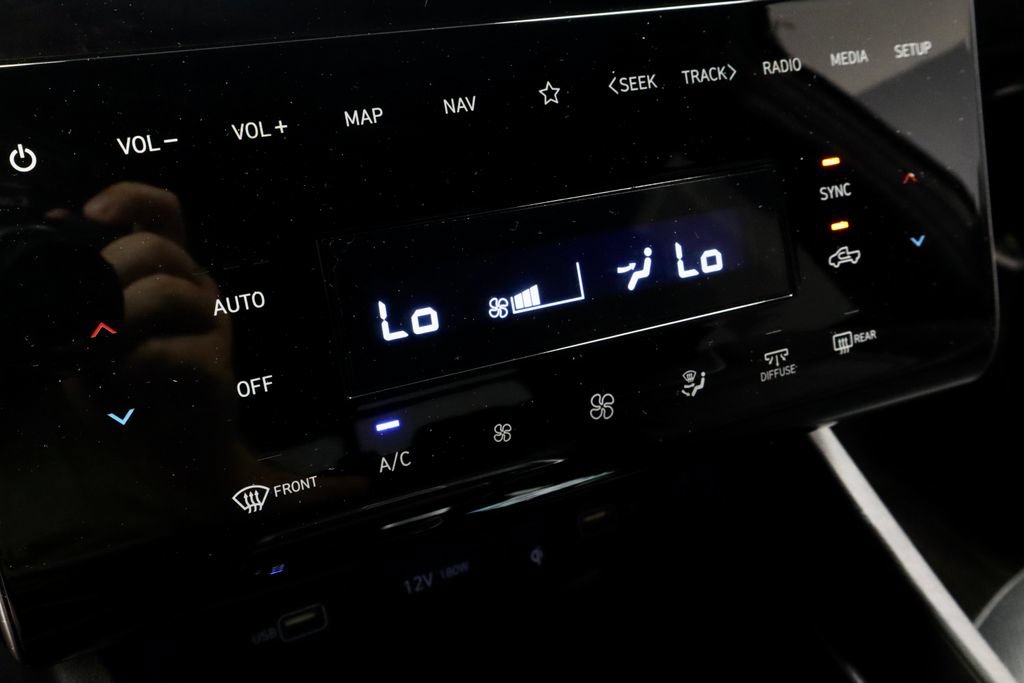 Certified 2022 Hyundai Santa Cruz Limited AWD/4WD image 30