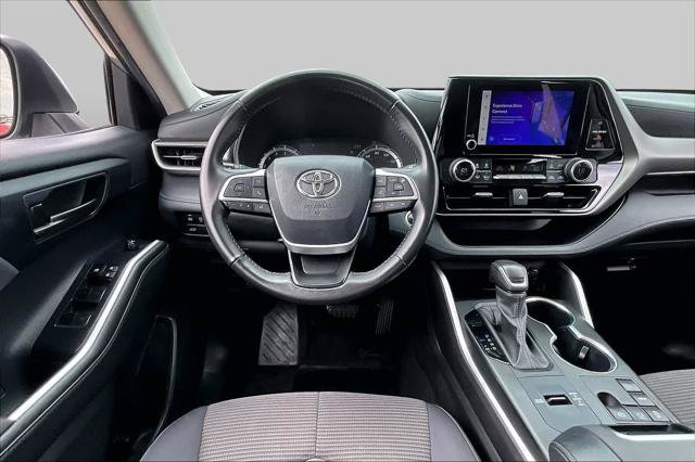 Certified 2024 Toyota Highlander LE FWD image 6