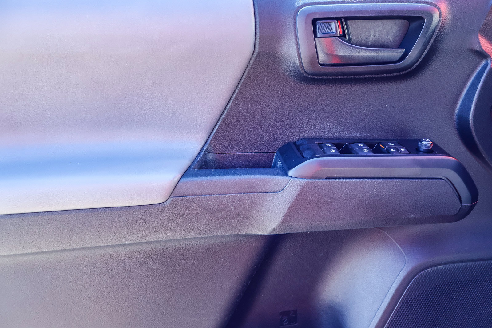 Used 2023 Toyota Tacoma SR w/ SR Convenience Package image 9