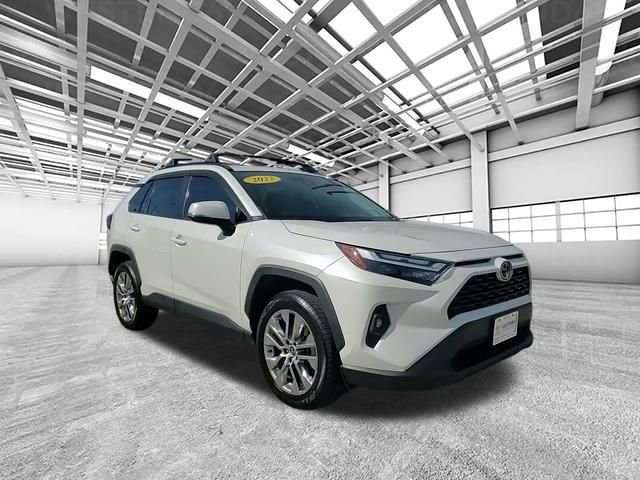 Used 2022 Toyota RAV4 XLE Premium image 1