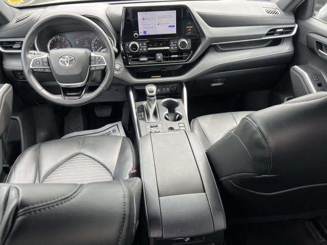 Used 2023 Toyota Highlander XSE AWD/4WD image 15
