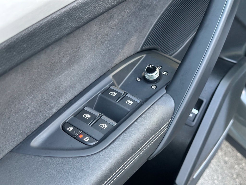Used 2024 Audi Q5 e Premium Plus AWD/4WD image 15