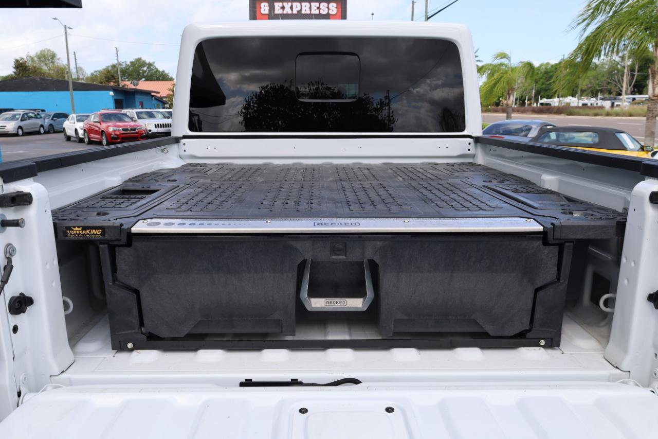 Used 2023 Jeep Gladiator Sport AWD/4WD image 14