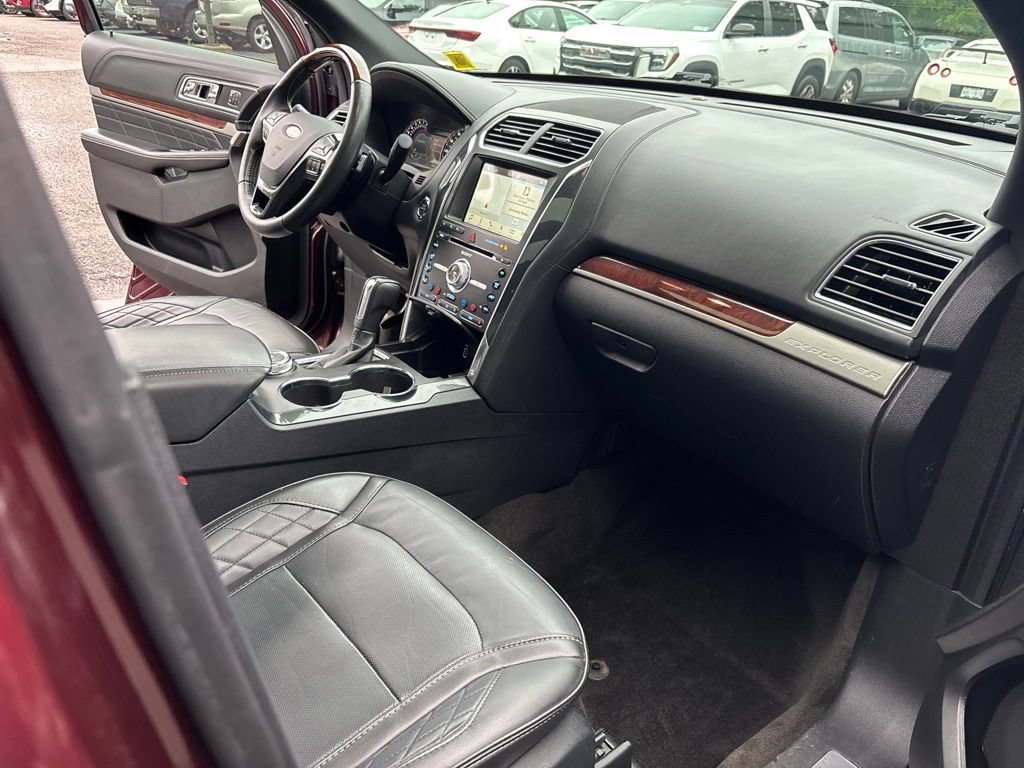 Used 2018 Ford Explorer Platinum AWD/4WD image 22