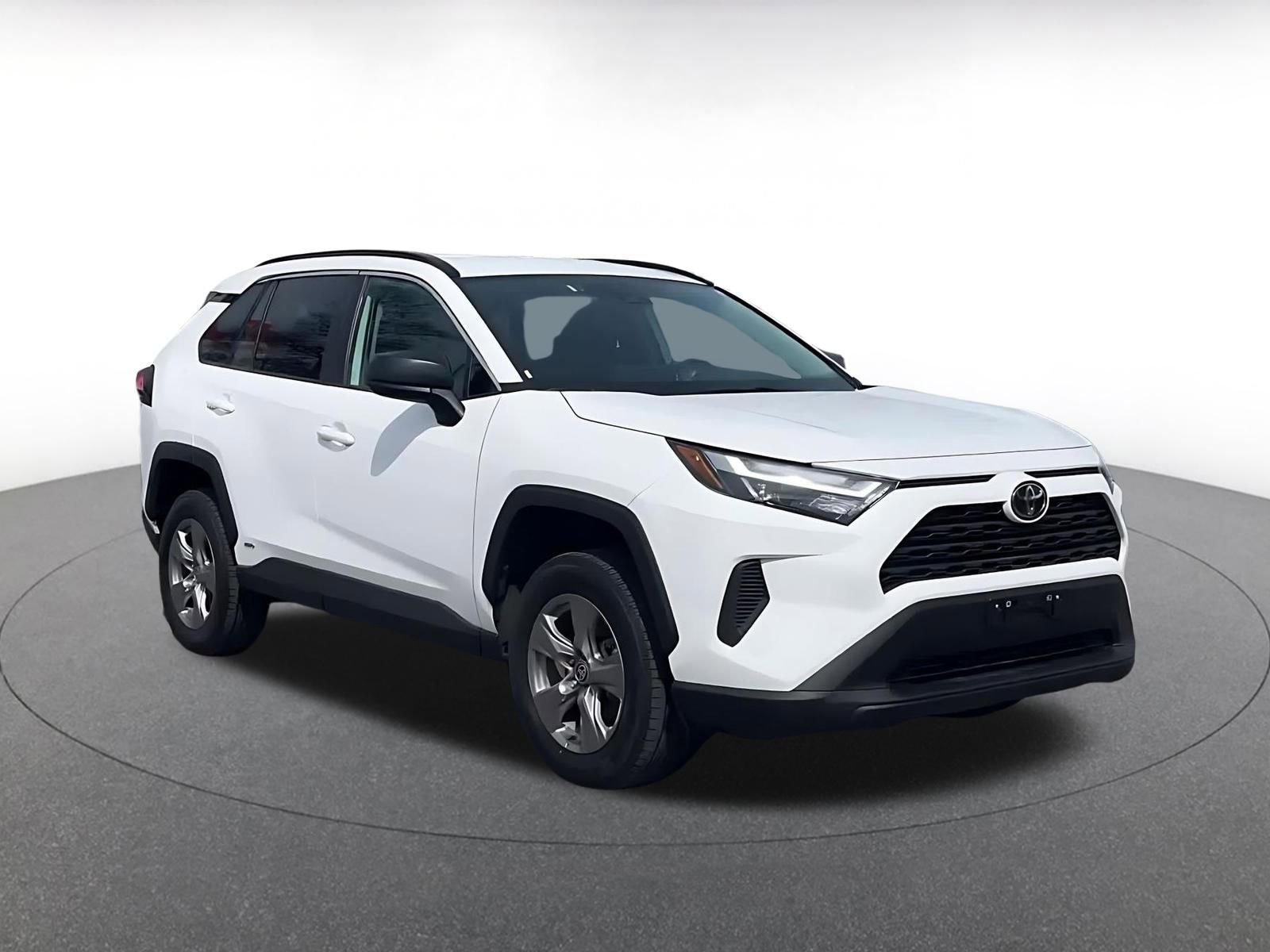 Used 2025 Toyota RAV4 LE image 2