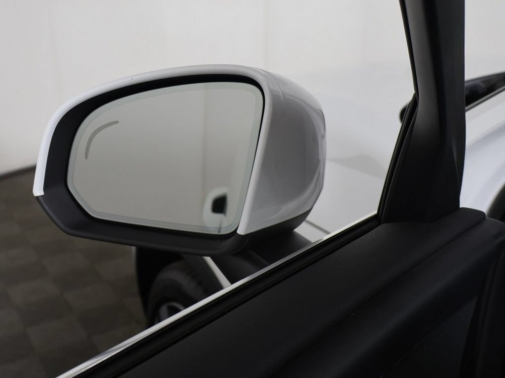 Used 2023 Volvo XC40 B5 Plus w/ Protection Package Premier AWD/4WD image 35