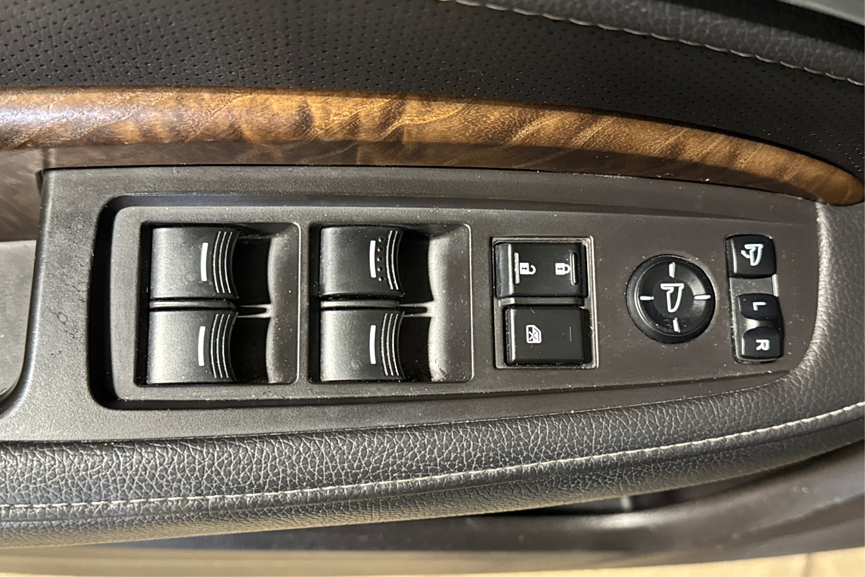 Used 2020 Acura MDX AWD/4WD image 16