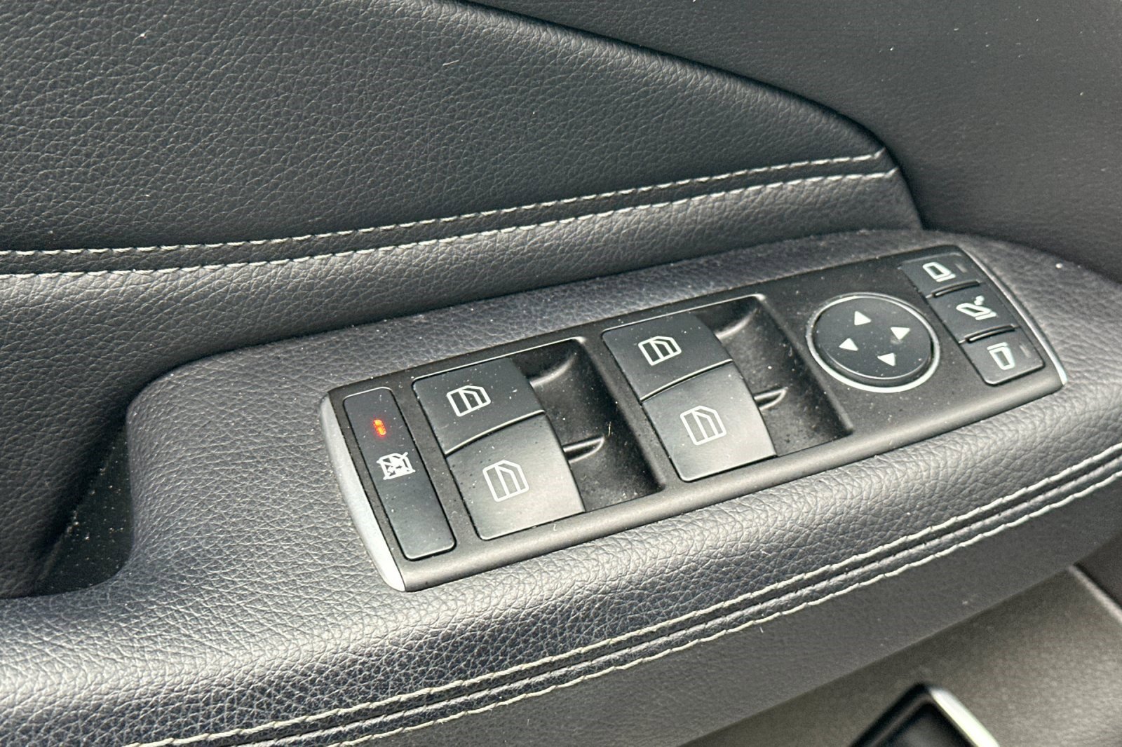 Used 2017 Mercedes-Benz GLS 450 4MATIC image 13