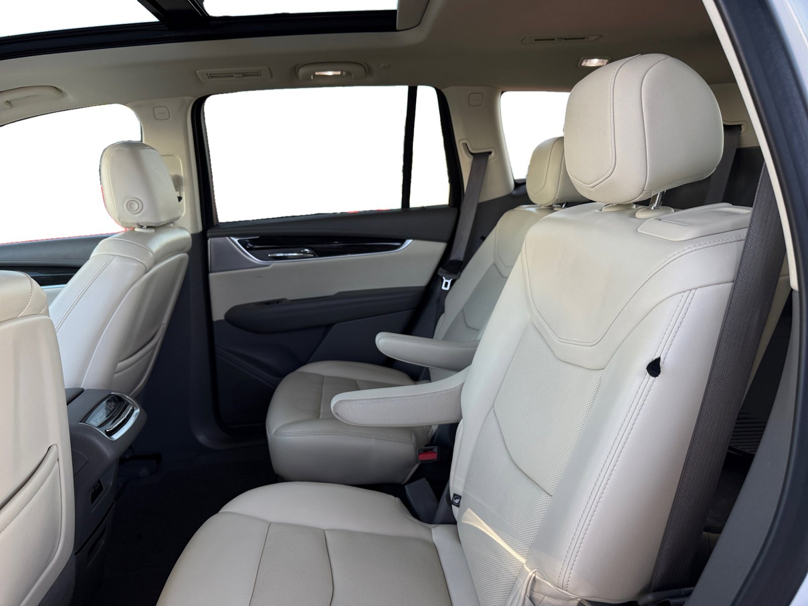 Used 2021 Cadillac XT6 Premium Luxury image 12