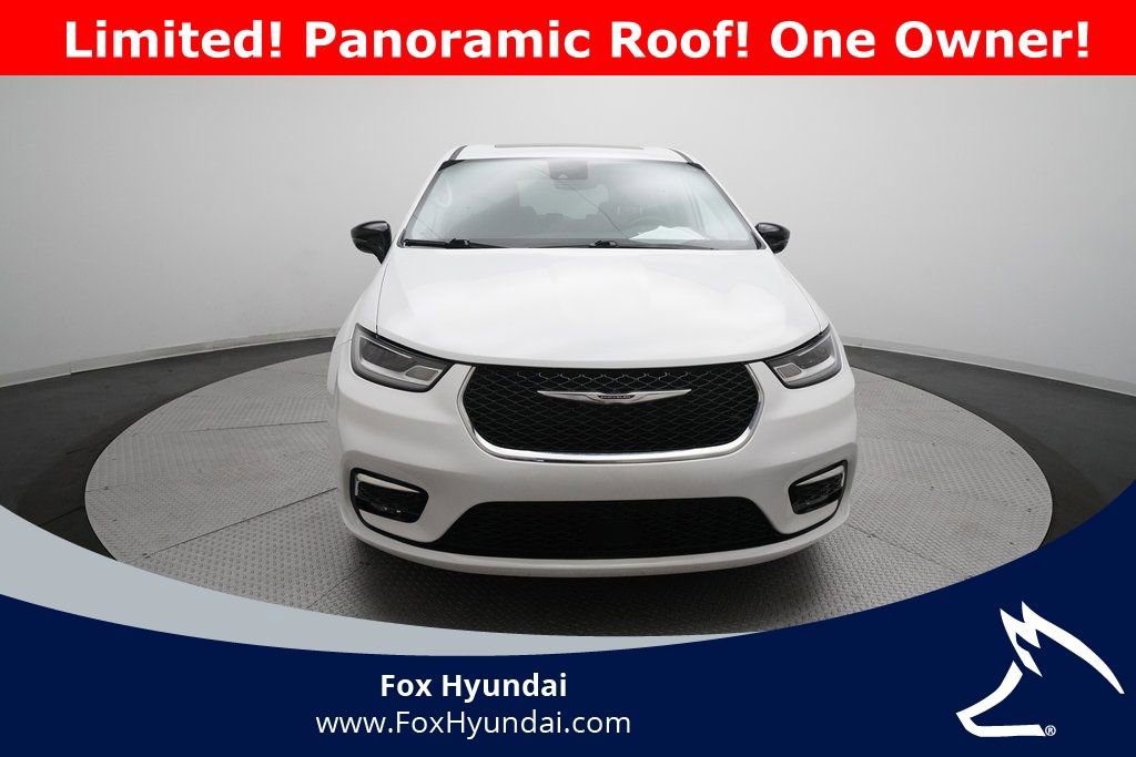 Used 2024 Chrysler Pacifica Limited image 11