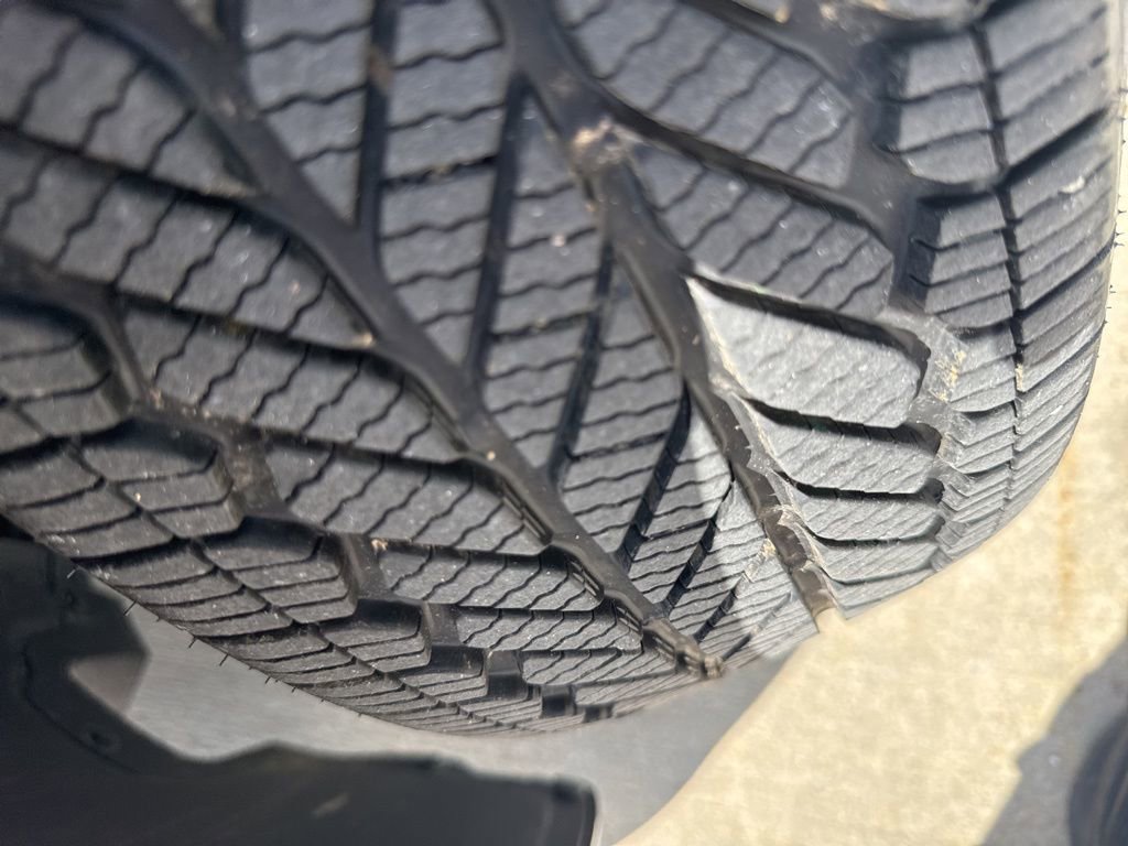 Used 2013 Chrysler 300 C image 31