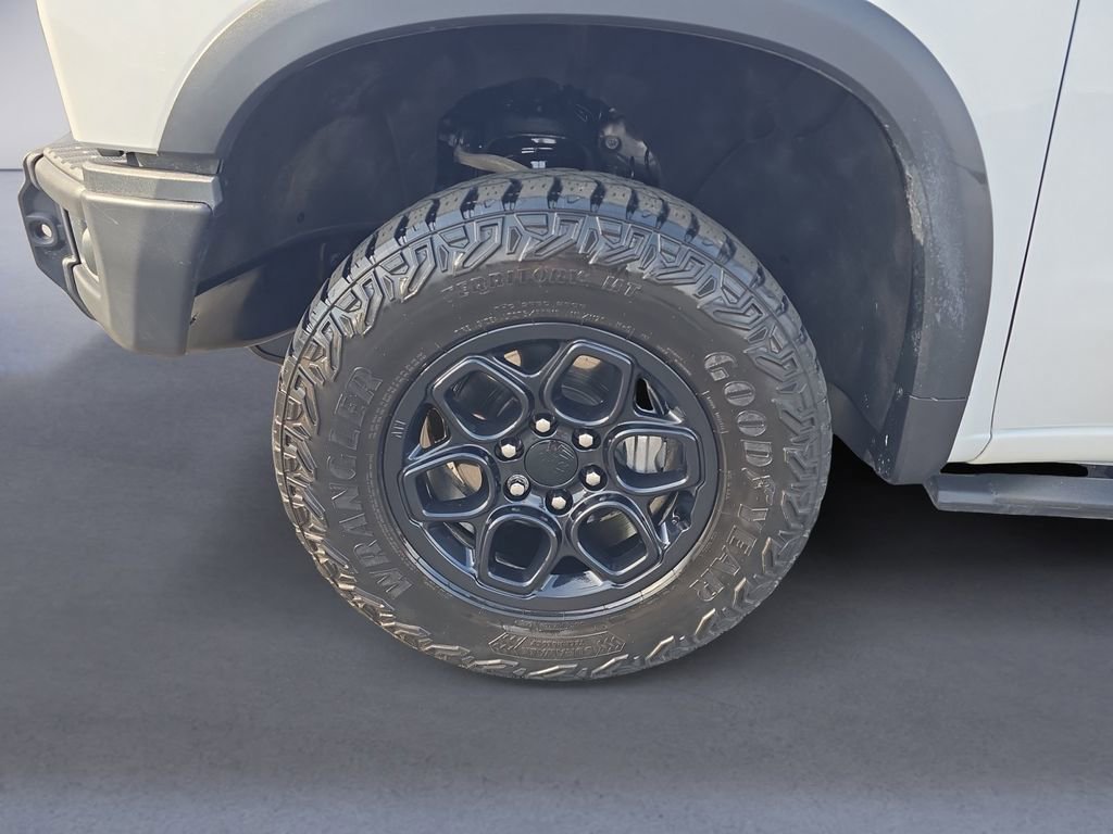 Used 2023 Chevrolet Silverado 1500 ZR2 w/ ZR2 Bison Edition image 9