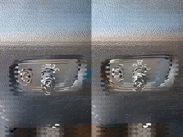 Used 2022 Chevrolet Traverse LS image 35