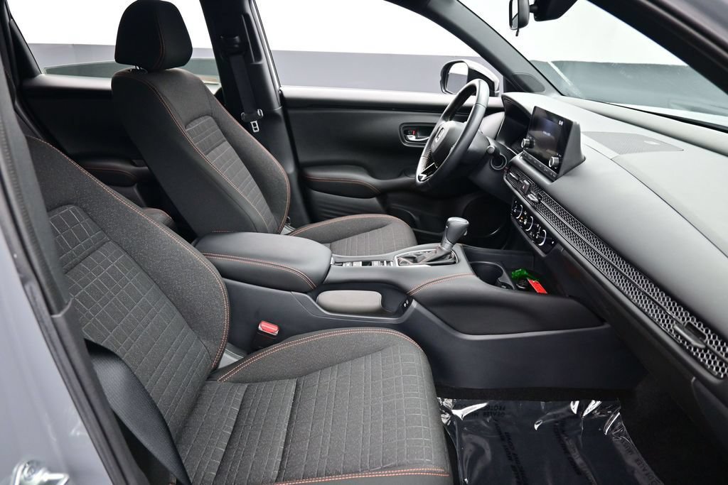 Used 2025 Honda HR-V Sport image 34