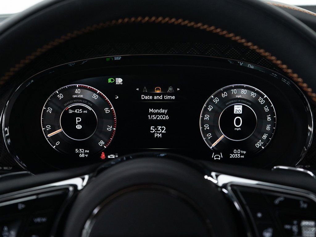 Certified 2025 Bentley Bentayga image 38