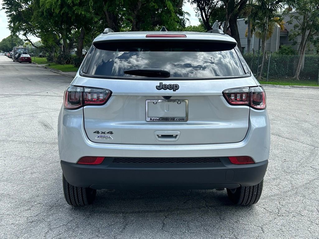 New 2025 Jeep Compass Latitude w/ Sun & Sound Group AWD/4WD image 6