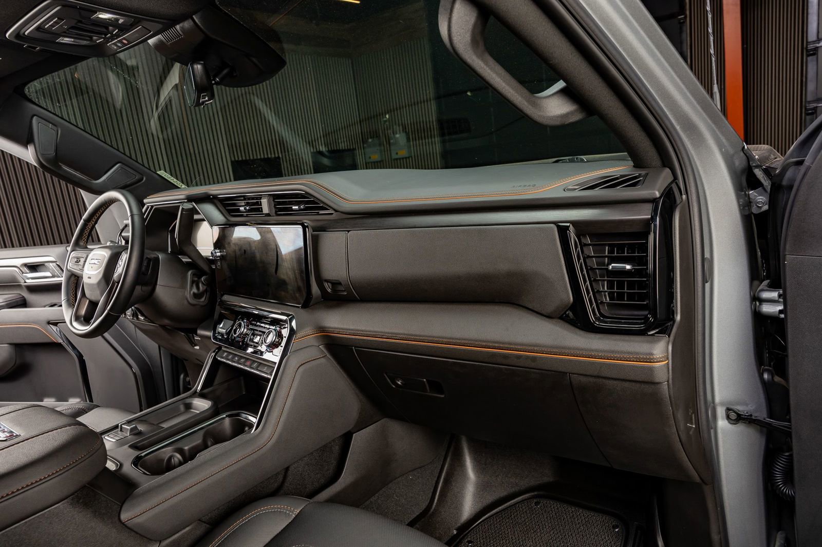 Used 2025 GMC Sierra 2500 AT4 w/ AT4 Premium Plus Package image 17