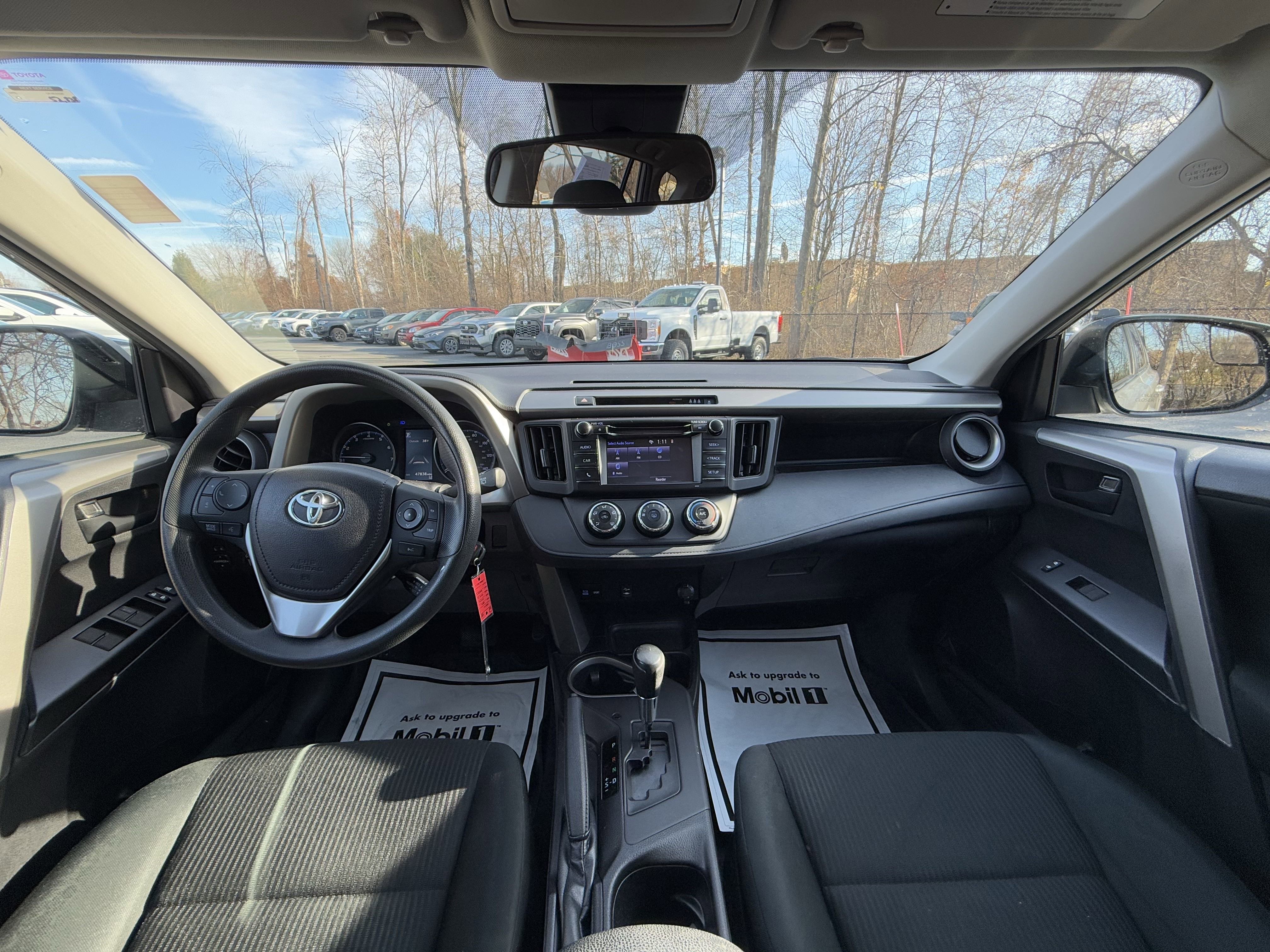 Used 2018 Toyota RAV4 LE image 2