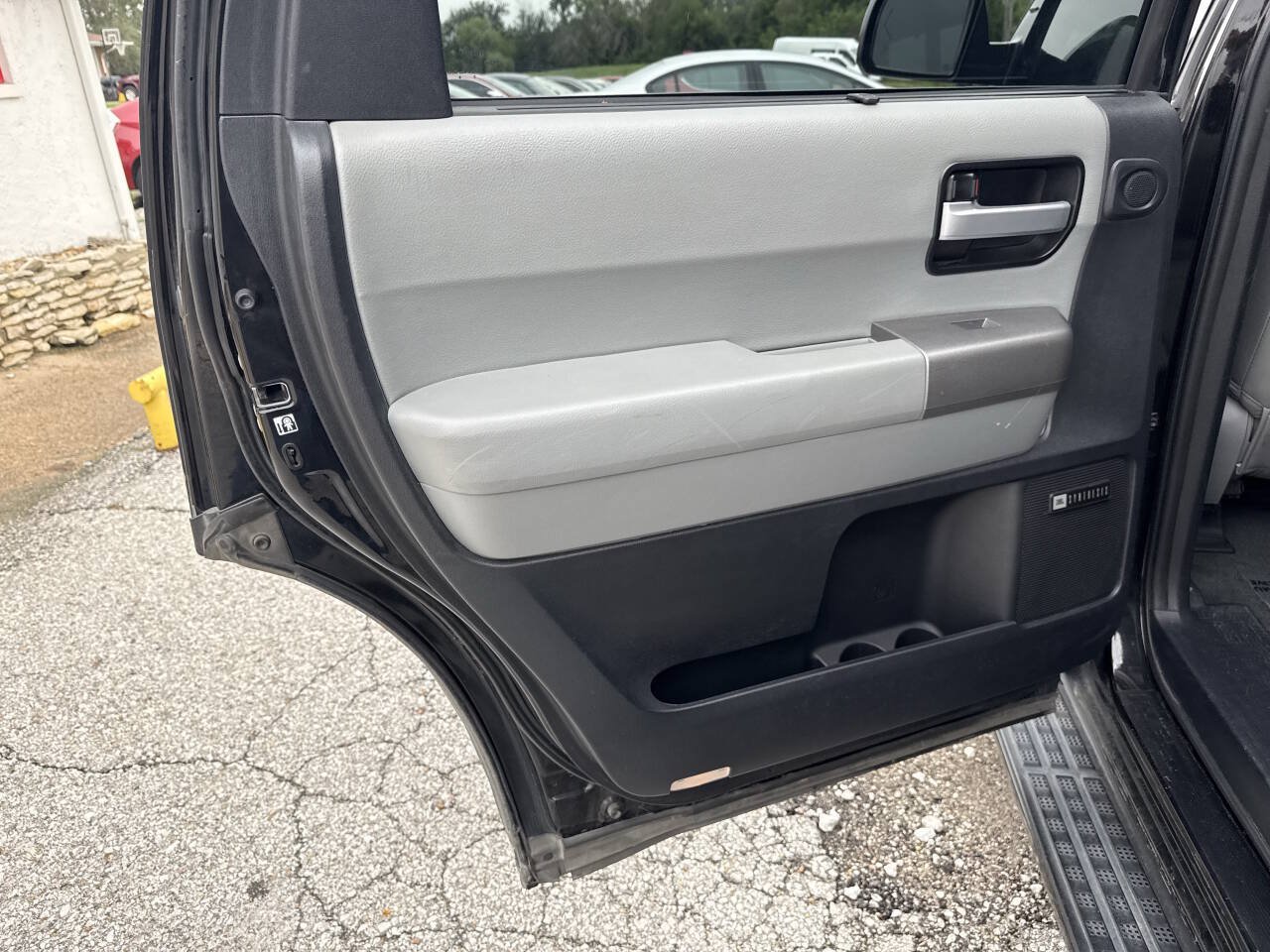 Used 2017 Toyota Sequoia Limited w/ Safety & Convenience Package AWD/4WD image 21