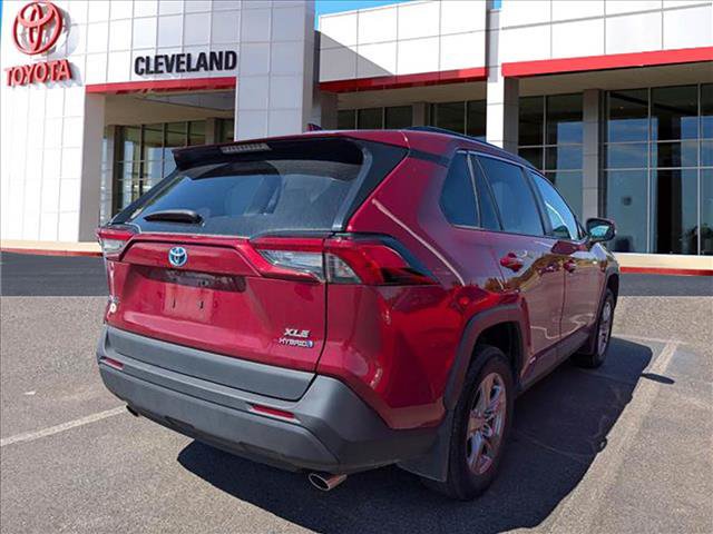 Used 2022 Toyota RAV4 XLE w/ Convenience Package AWD/4WD image 5