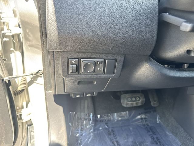 Used 2008 Nissan Versa 1.8 S w/ PWR Pkg FWD image 21
