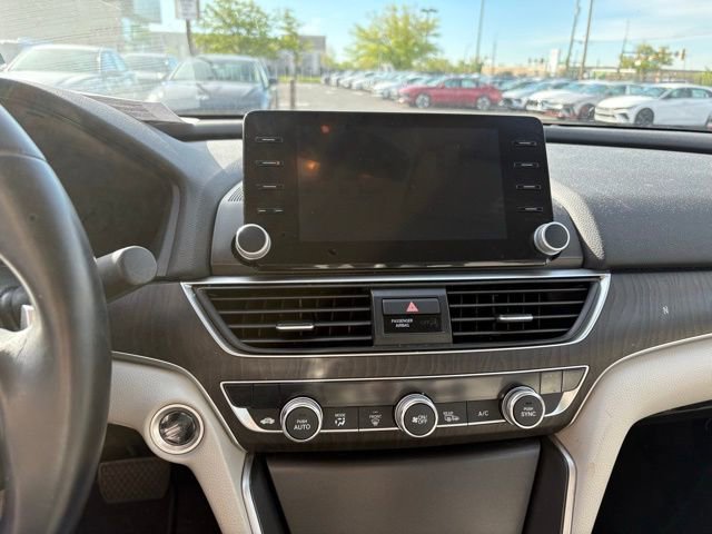 Used 2018 Honda Accord Touring image 9
