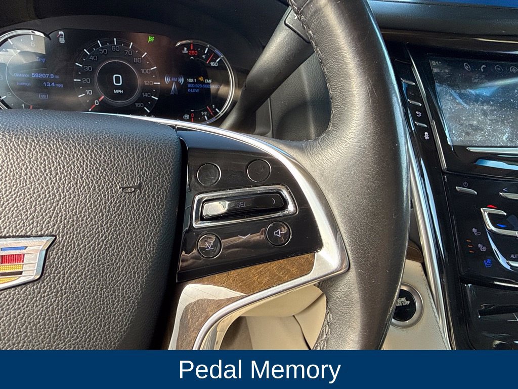 Used 2020 Cadillac Escalade Luxury AWD/4WD image 24