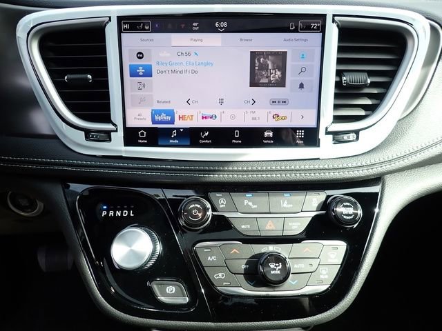 New 2026 Chrysler Pacifica Select w/ S Appearance Package image 21