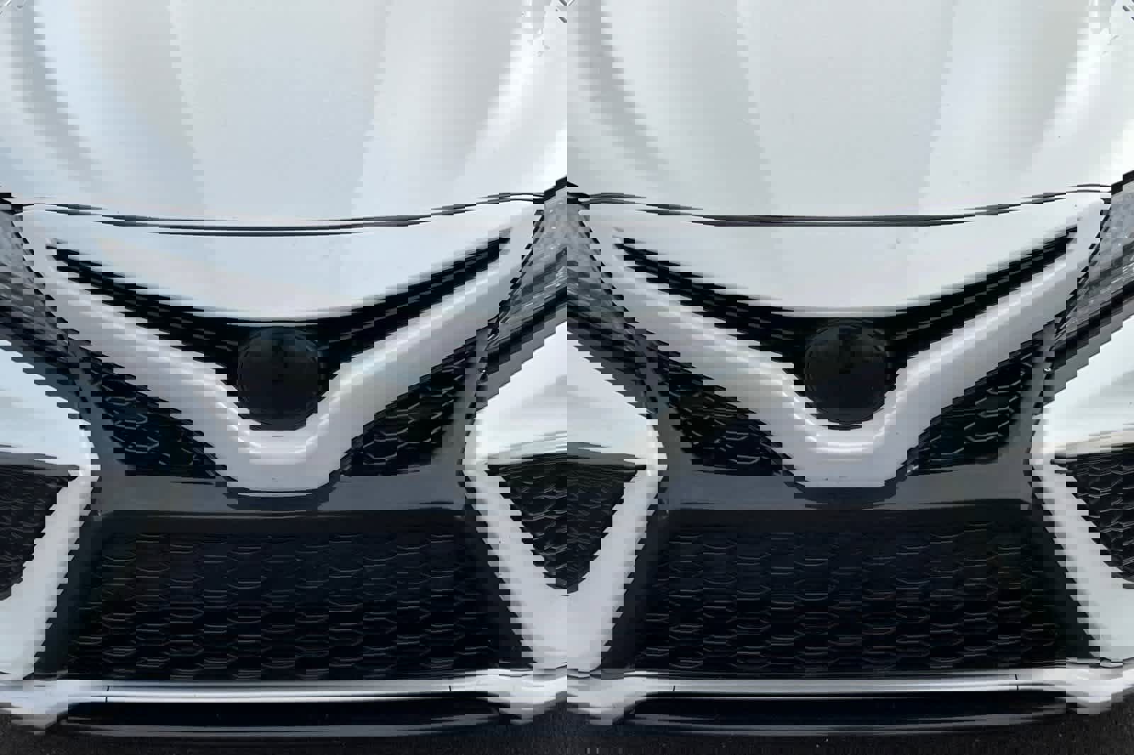 Used 2021 Toyota Camry XSE image 9