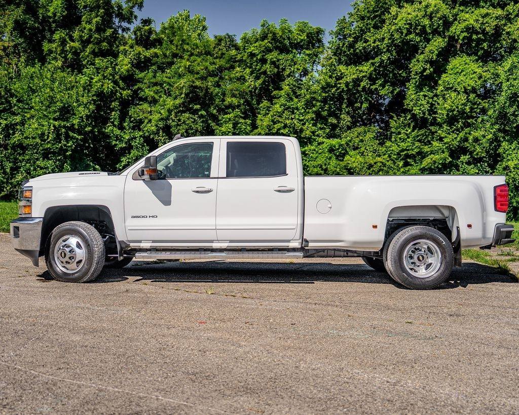 Used 2019 Chevrolet Silverado 3500 LT w/ LT Convenience Package AWD/4WD image 5