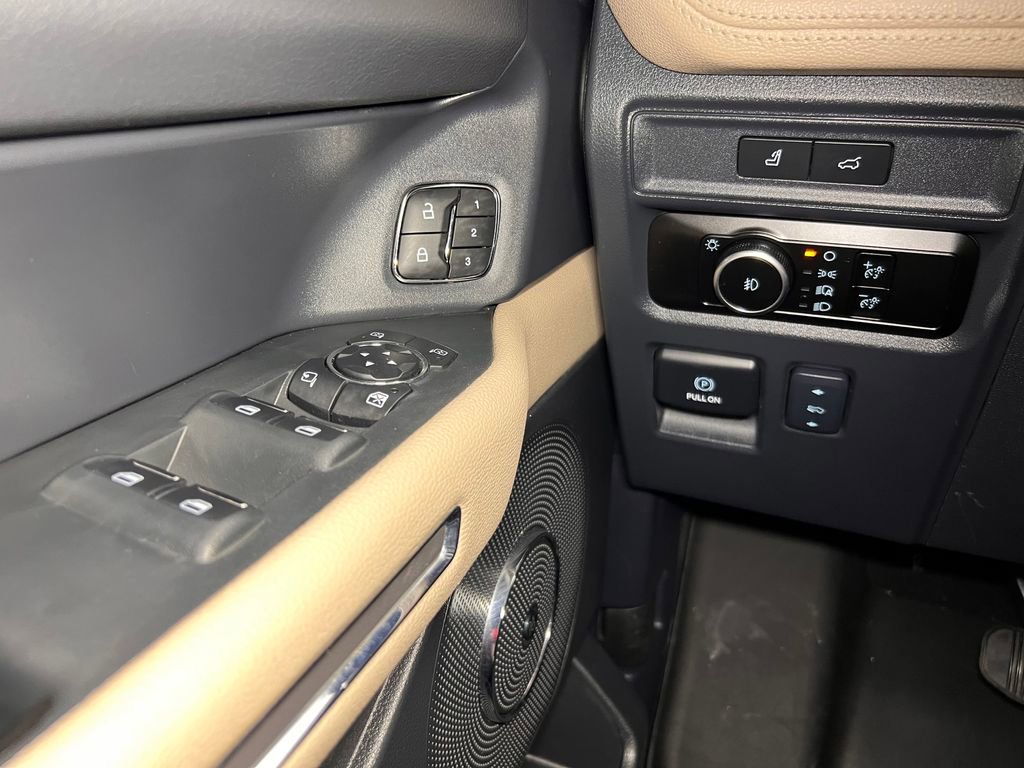 Used 2024 Ford Expedition Limited w/ Excursion Package AWD/4WD image 15