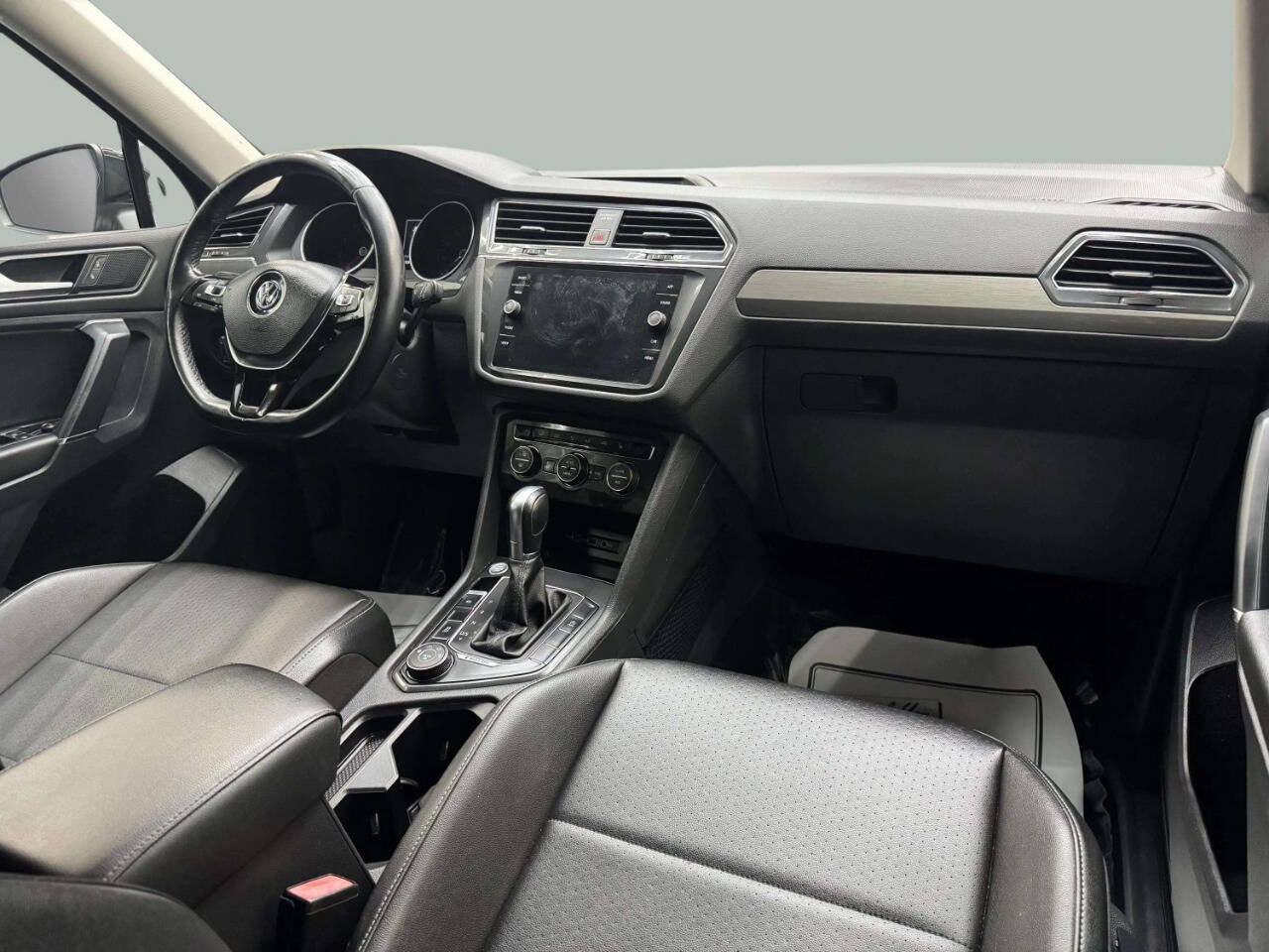 Used 2018 Volkswagen Tiguan SE AWD/4WD image 7