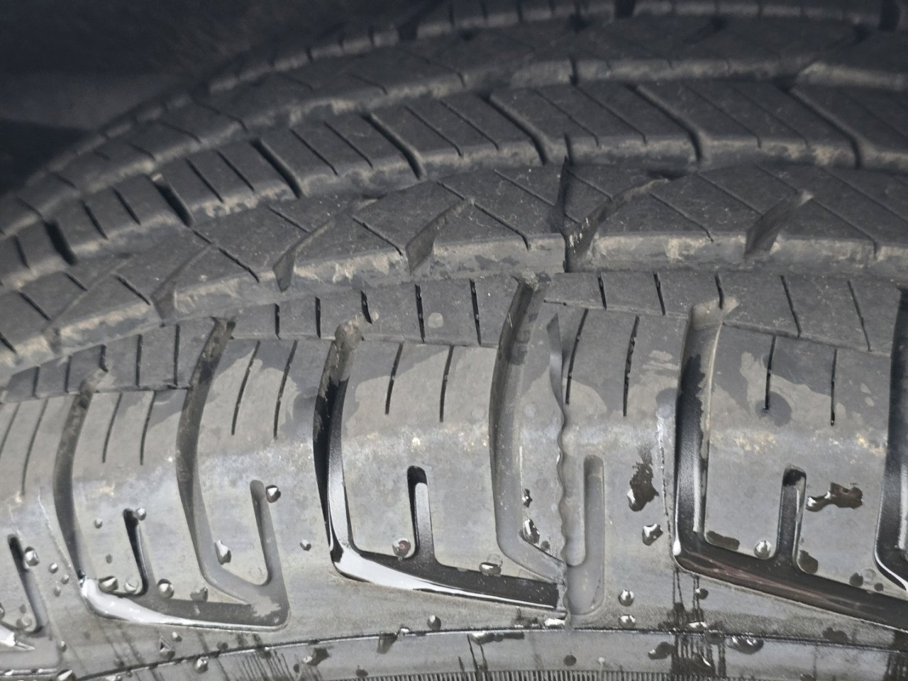 Used 2011 Toyota Highlander SE w/ Tow Pkg image 11