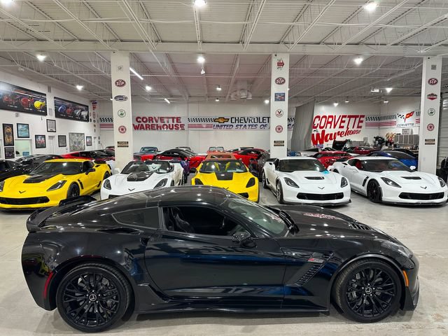 Used 2015 Chevrolet Corvette Z06 w/ 3LZ Preferred Equipment Group RWD image 26