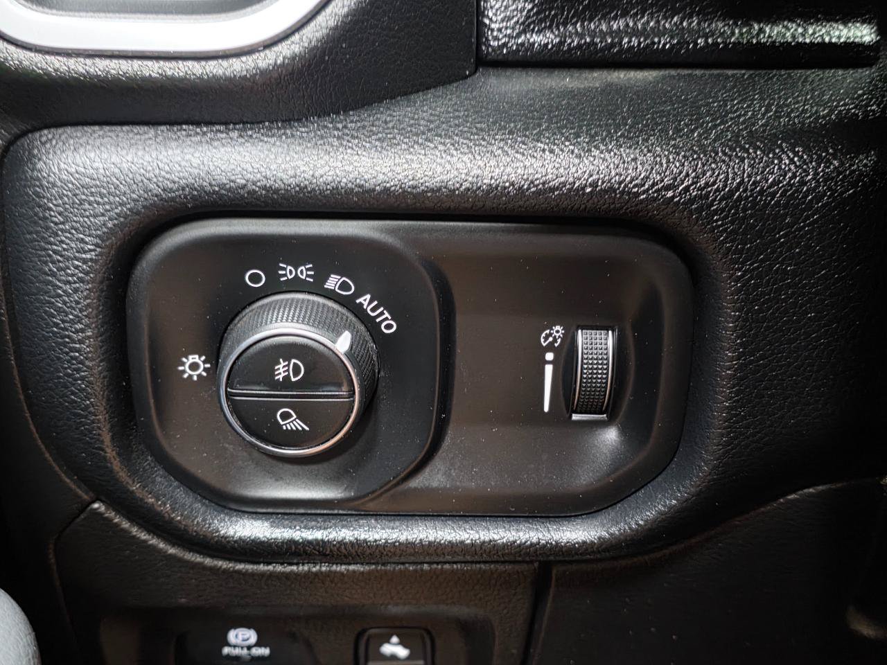Used 2021 RAM 1500 Big Horn AWD/4WD image 39