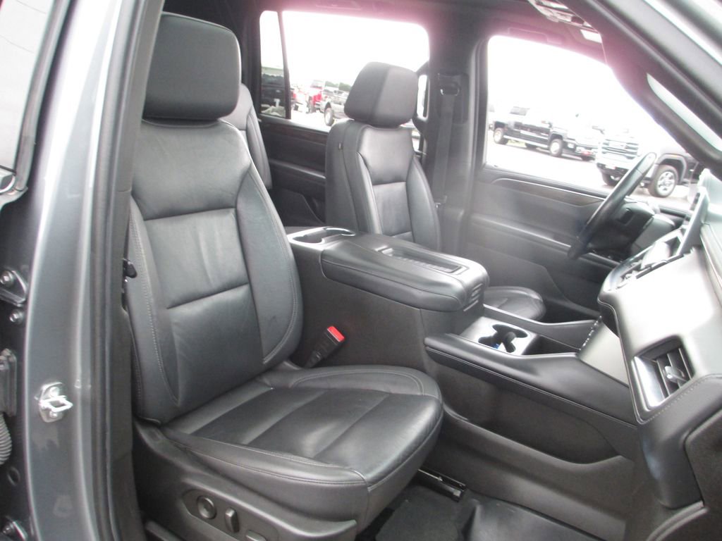 Used 2021 Chevrolet Suburban Z71 AWD/4WD image 24